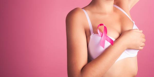 التوعية بسرطان الثدي : كيف يمكنك فحص ثدييك بنفسك؟